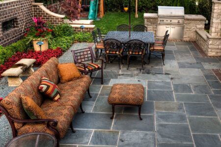 blauwe hardsteen terras