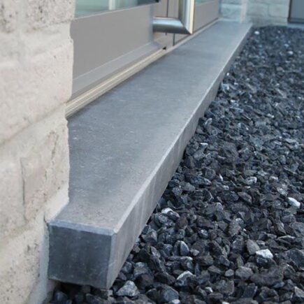 blauwe steen vensterbank