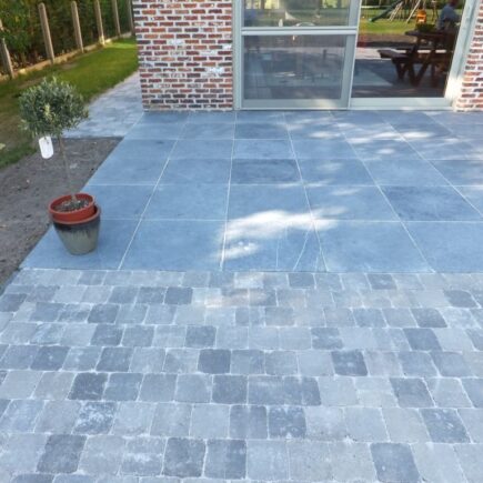 terrastegels blauwe hardsteen