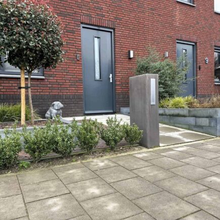 staande brievenbus beton
