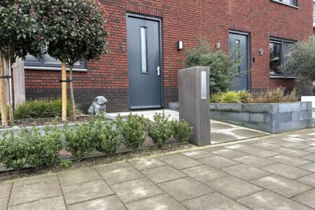 staande brievenbus beton